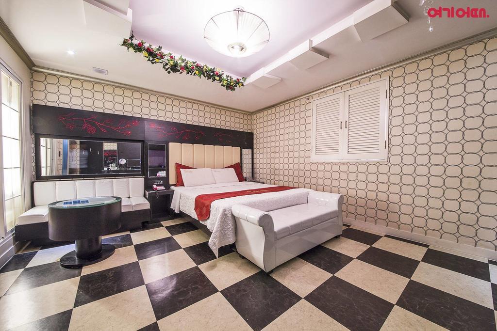 Ivy Hotel Ansan Extérieur photo